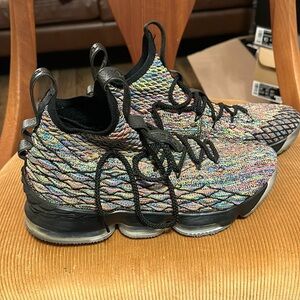 Nike Lebron 15